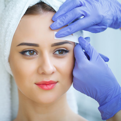Eyebrows Waxing Treatment